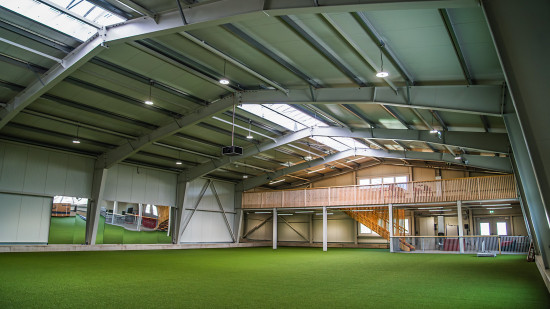 Die Trainigshalle ist rund 1.000 m2 groß. Die Trainigshalle ist rund 1.000 m2 groß.