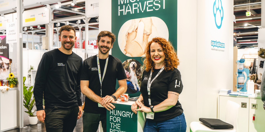 Wollen die Heimtierbranche mit Proteinen versorgen (von links): Jonathan Roberz (Co-Founder und COO), Julian Schildknecht (Head of Brand and Growth) und Ally Motta (Produktentwicklung).