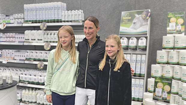 Helen Langehanenberg konnte viele Besucher, auch die jüngsten unter ihnen, beim Agravis-Cup begeistern.