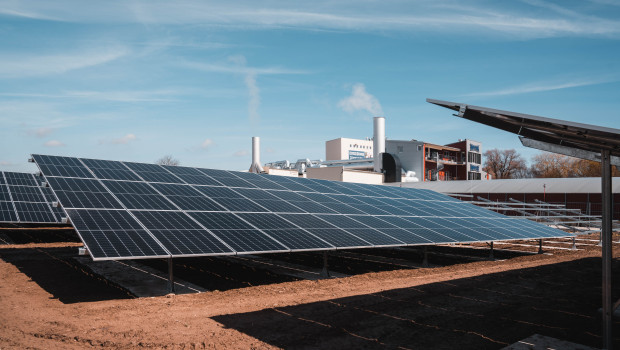 Der neue Solarpark in Wehringen umfasst eine Fläche von rund 10.000 m².