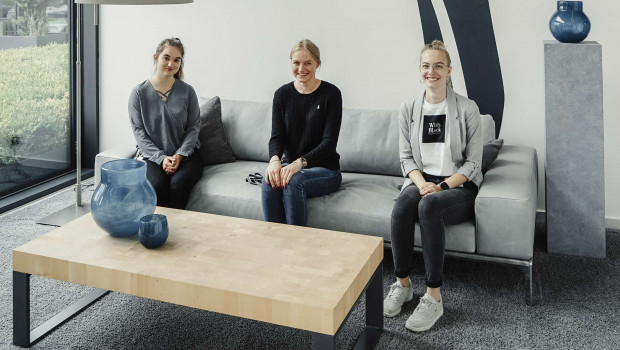 Leoni, Moreen und Charlotte (von links) sind die neuen Auszubildenden bei Hunter in Bielefeld.