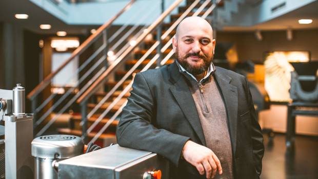 Sven Boen ist Senior Sales Manager für Europa bei Fam Stumabo. Sven Boen ist Senior Sales Manager für Europa bei Fam Stumabo.