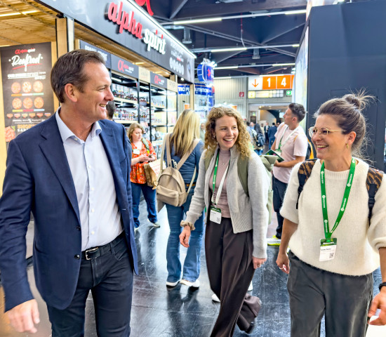 Auch Fressnapf | Maxi Zoo-CEO Matt Simister sah sich vor Ort um. Auch Fressnapf | Maxi Zoo-CEO Matt Simister sah sich vor Ort um.
