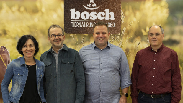 Bosch-Geschäftsführer Agathe und Wolfgang Heim freuen sich über die Neuzugänge mit Andreas Gubo (Bildmitte) und Steffen Rösch.