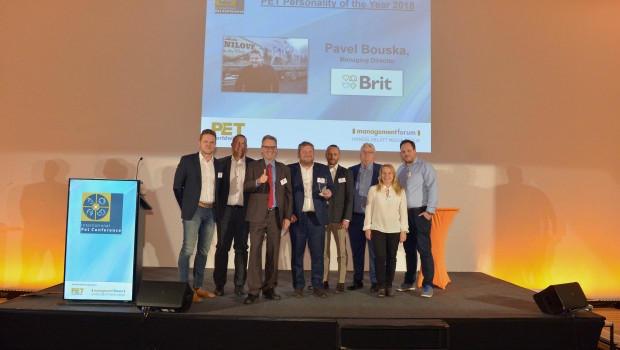 Das Team von Vafo Praha freut sich über die Auszeichnung; im Bild: Pavel Bouska (Vierter von links).