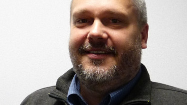 Grau verstärkt den Außendienst