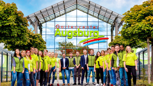 12 Azubis haben in den Gartencentern Augsburg ihre Ausbildung begonnen. 12 Azubis haben in den Gartencentern Augsburg ihre Ausbildung begonnen.