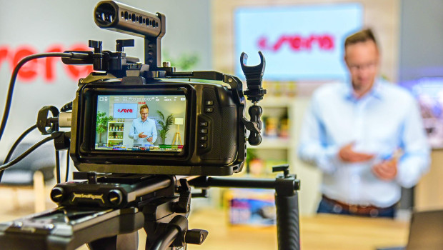 Mit moderner Technik ist das neue Videostudio der Firma Sera ausgerüstet. Hier werden künftig Produkt- und Themenvideos gedreht, aber auch Talkrunden moderiert.