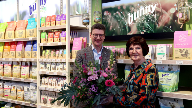 Oliver Petzoldt und Jutta Zajac freuen sich über die neue Präsentation bei Zoo Zajac.