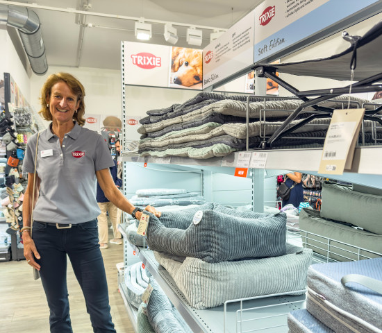 Die Marketingleiterin empfahl auch die hochwertigen Liegeplätze. Die Marketingleiterin empfahl auch die hochwertigen Liegeplätze.