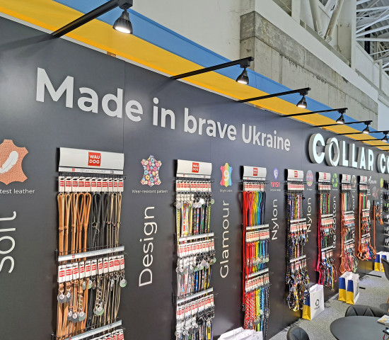 „Made in brave Ukraine“, unter dieses Motto stellte Collar Company die Präsentation und berichtete von neuen Versandlagern in Polen und in den USA sowie einer starken Expansion mit neuem Zubehör für Hunde.