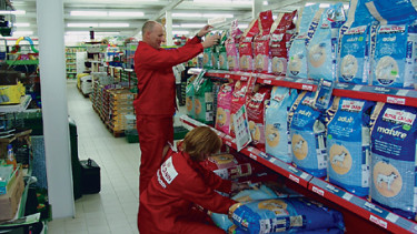Royal Canin betreibt "Sommerputzaktion" im Fachhandel / Polnische Fachhändler bei Sera