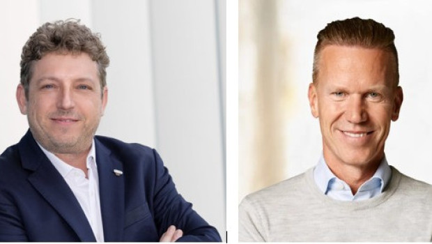 Links im Bild Michael Hackner, CEO Graf Barf, und rechts Anders Kristiansen, CEO von TNC.