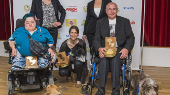 „Pedigree“ und „Hunde für Handicaps“ ehren beste Assistenzhund-Teams
