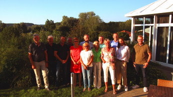 Zum Branchentreff auf den Golfplatz