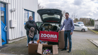 Zooma-Zookauf-Gruppe spendet Zubehör und Snacks