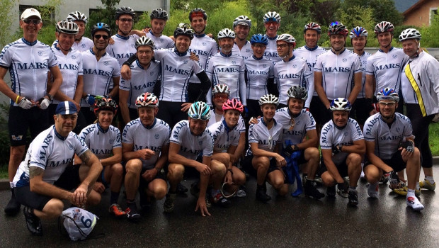 Am Start in Aix-les-Bains: 29 Teilnehmer aus 4 Kontinenten und 9 Ländern.