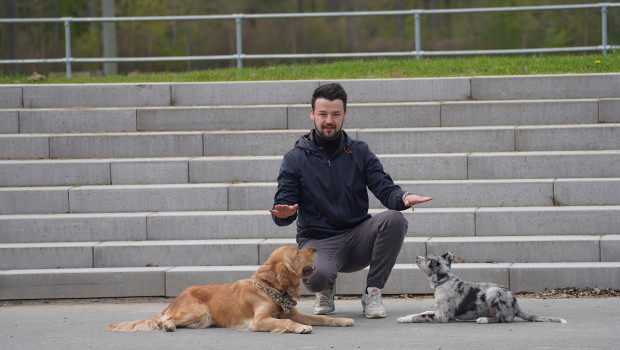 Denis Uwelius leitet die Online-Kurse bei Edogs.