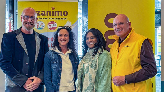 Helmut Steiner (v.l.) und Tina Homola sowie Noella undNorbert Steinwidder bei Pressekonferenz zur Eröffnung als Lezanimo.