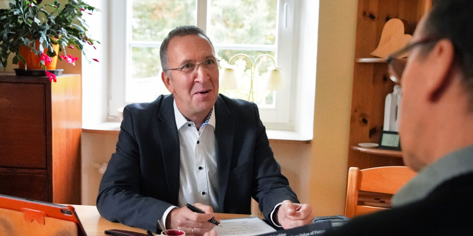 Stefano Pettinella ist überzeugt: Gute Personalberatung beginnt mit Zuhören, einem Verständnis für Unternehmen, Produkte, Marktlogik und die Kultur. Stefano Pettinella ist überzeugt: Gute Personalberatung beginnt mit Zuhören, einem Verständnis für Unternehmen, Produkte, Marktlogik und die Kultur.