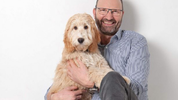 Hundefreund Jürgen Grohs setzt in seinem Aquatop-Markt auf das Lebendtier mit Erlebnisfaktor.