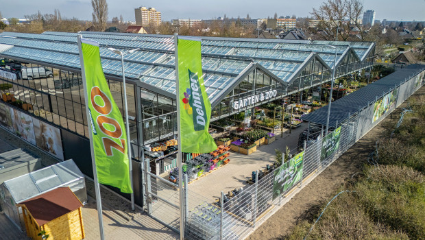 Der Zoo-Bereich ist neben dem Gartenangebot ein fester Bestandteil der Unternehmensgruppe: Seit dem 1. November ist Silke Schumacher die neue Leitung für das Dehner-Tiersortiment. Der Zoo-Bereich ist neben dem Gartenangebot ein fester Bestandteil der Unternehmensgruppe: Seit dem 1. November ist Silke Schumacher die neue Leitung für das Dehner-Tiersortiment.