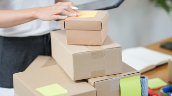 Bevh kritisiert steigende DHL-Versandkosten
