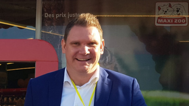 Sven Girmendonk ‒ hier bei einer Maxi Zoo-Eröffnung im Jahr 2018 ‒ ist künftig für Vertrieb, Logistik, Real Estate und Degro bei Dehner verantwortlich. Sven Girmendonk ‒ hier bei einer Maxi Zoo-Eröffnung im Jahr 2018 ‒ ist künftig für Vertrieb, Logistik, Real Estate und Degro bei Dehner verantwortlich.