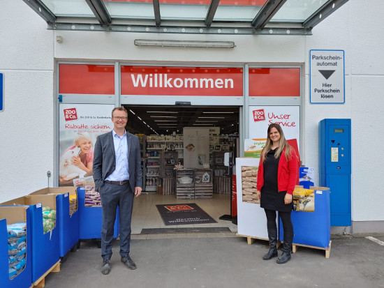 Zur Eröffnung in Lennestadt gratulierte auch Bürgermeister Tobias Puspas.