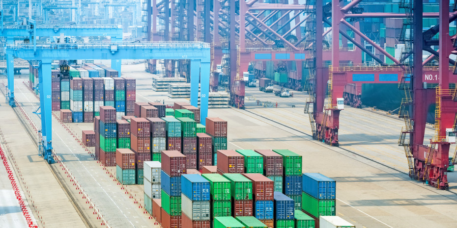 Die Teilschließung des riesigen  chinesischen Hafens Ningbo-Zhoushan hat die globalen Lieferketten erneut empfindlich gestört.