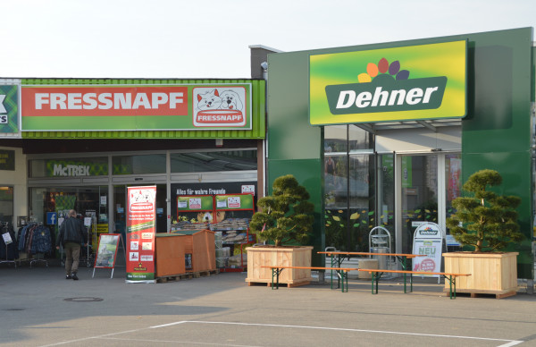 Dehner eröffnet im ehemaligen Flora