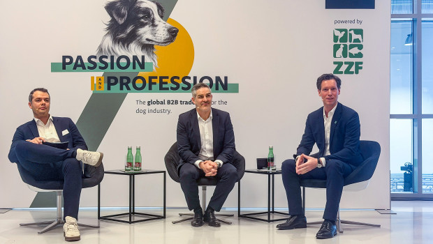 Sebastian Rosito, Vice President Trade Fair Management der Koelnmesse (M.) und Gordon Bonnet (r.), Geschäftsführer des ZZF, stellten im Gespräch mit Paul Schubert, Public and Media Relations Manager Koelnmesse, das neue Messeformat bei einem Round Table vor.