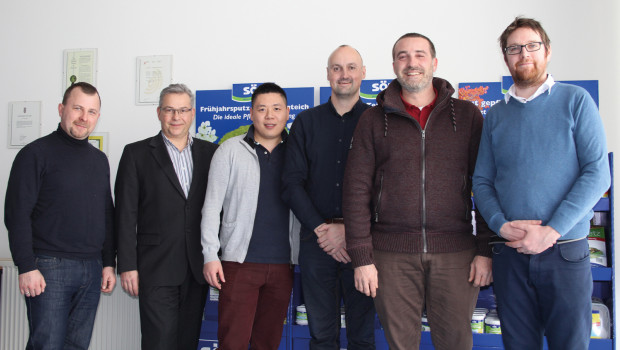 Matthew Mackenzie (rechts) und Söll-Produktmanager Ralf Griesbach (2. von links) standen den Handelspartnern an beiden Tagen zur Seite. Matthew Mackenzie (rechts) und Söll-Produktmanager Ralf Griesbach (2. von links) standen den Handelspartnern an beiden Tagen zur Seite.