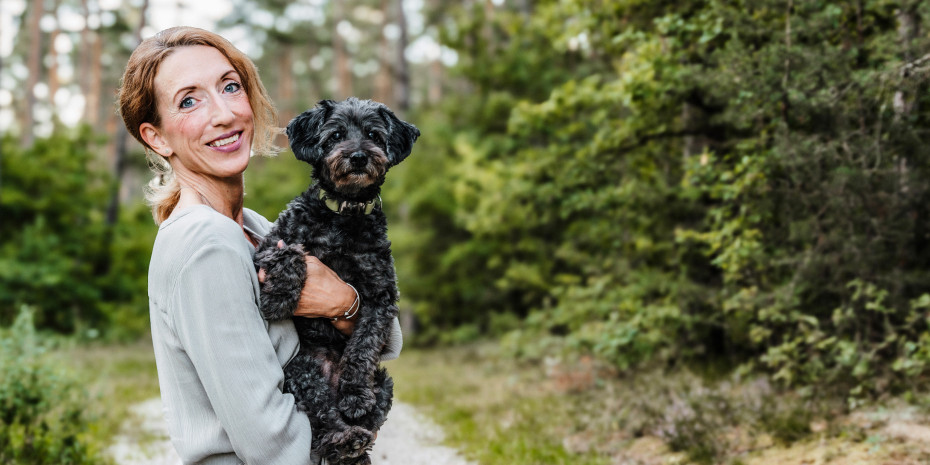 Dr. Jessica Schwamborn, Market Research Specialist bei Die Projektmeisterei, hat im dritten Rudelreport die Themen Hundegesundheit und Ernährung untersucht.