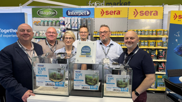 Freude beim Team der Sera Group: „Die Auszeichnung unterstreicht die Positionierung des Scape Kits als Aquaristik-Komplettlösung, die Funktionalität und modernes Design miteinander verbindet.“